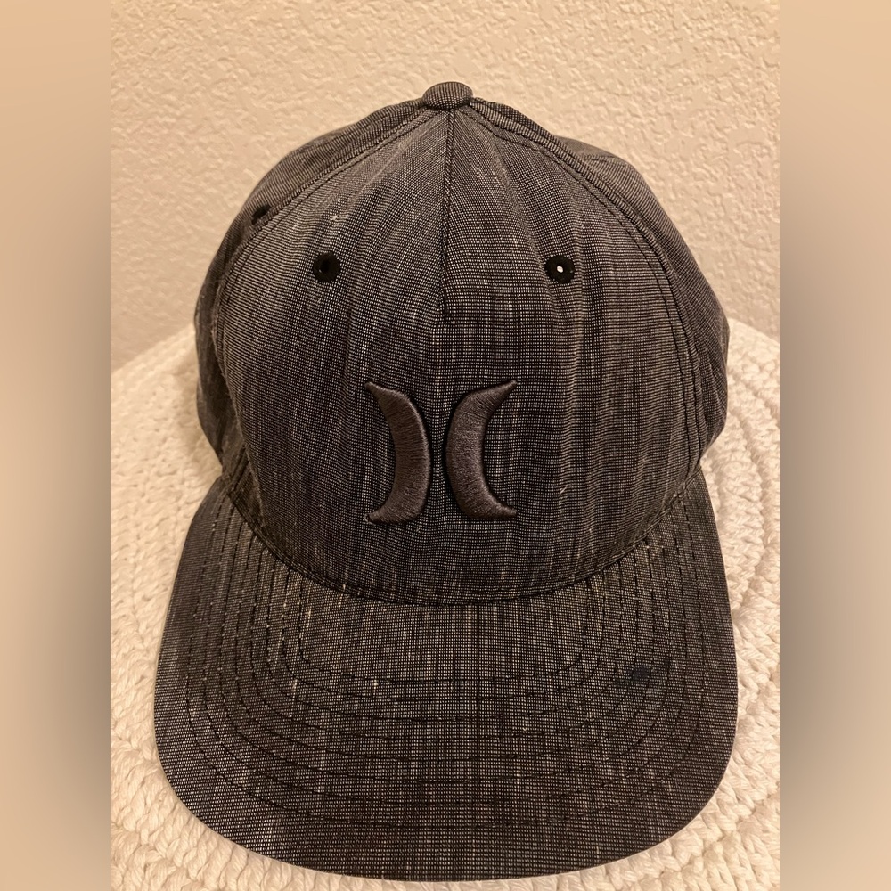 Hurley Black and Gray Cap used good condition